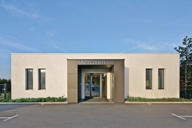 Modernes privates Ärztezentrum in unmittelbarer Nähe Wiens mit riesigem Patientenstock zu verkaufen